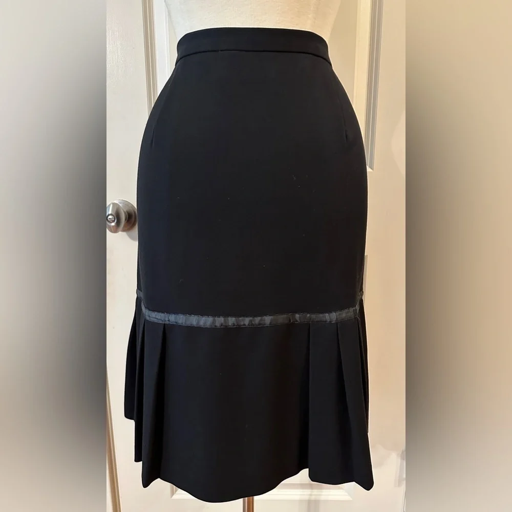 Black Pleated Hem Skirt with Satin Trim | Side Zip | Size 10